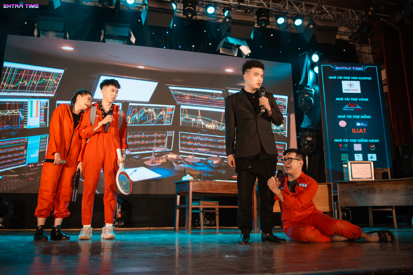 Ca sĩ Hoàng Dũng cháy hết mình tại đêm nhạc hội chào tân sinh viên trường Báo ảnh 5