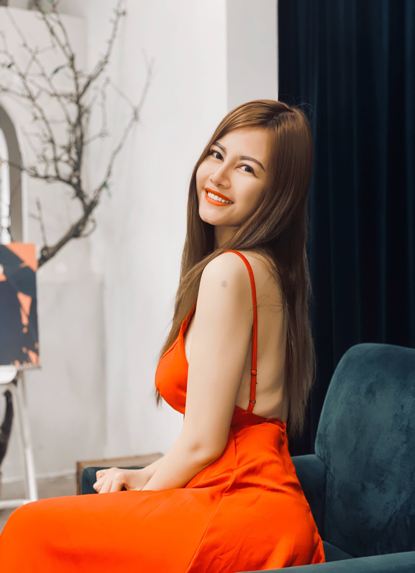 Hoàng Yến bất chấp bằng mọi giá để trở về quê hương học và làm việc ảnh 10