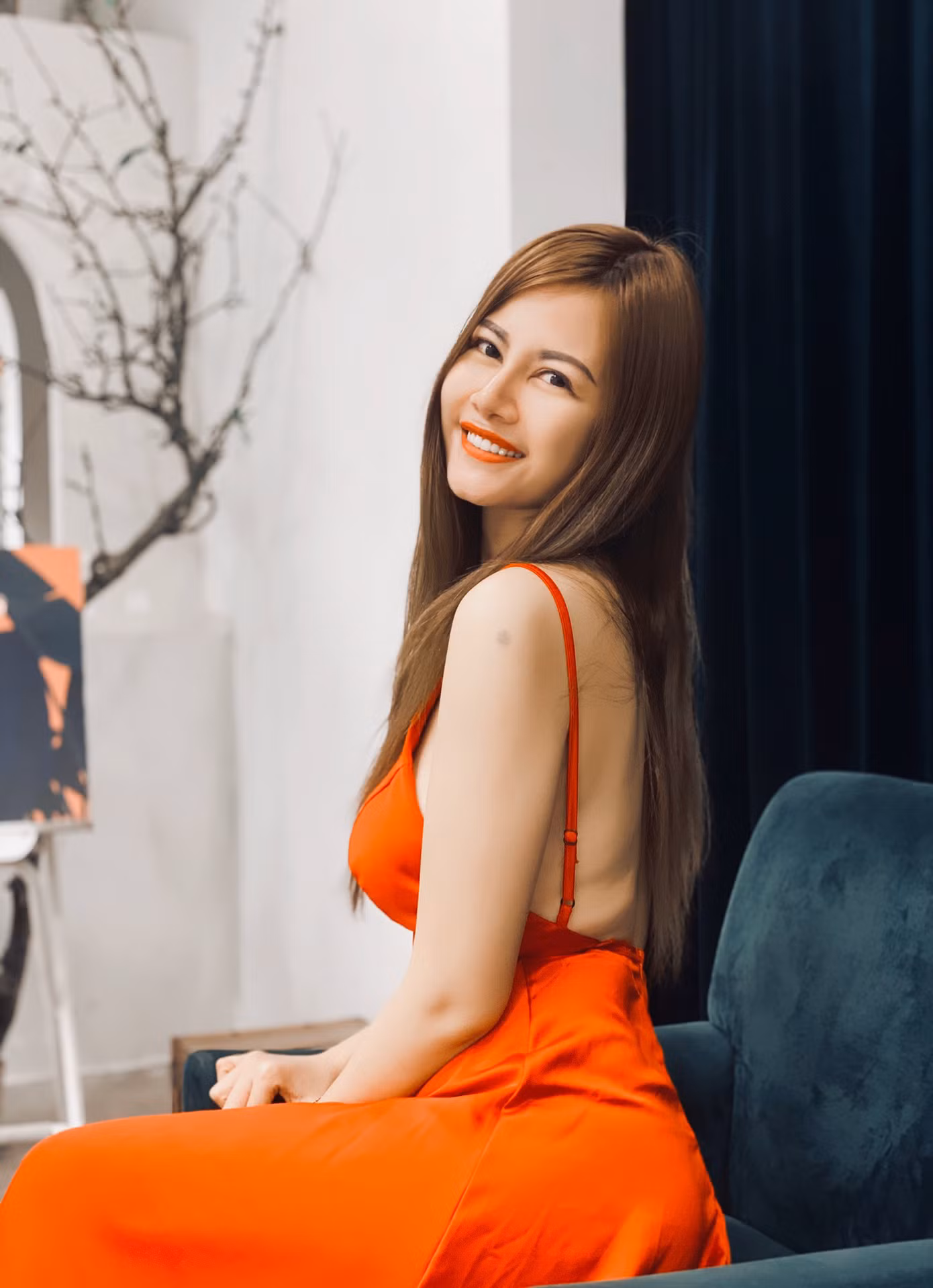 Hoàng Yến bất chấp bằng mọi giá để trở về quê hương học và làm việc ảnh 10