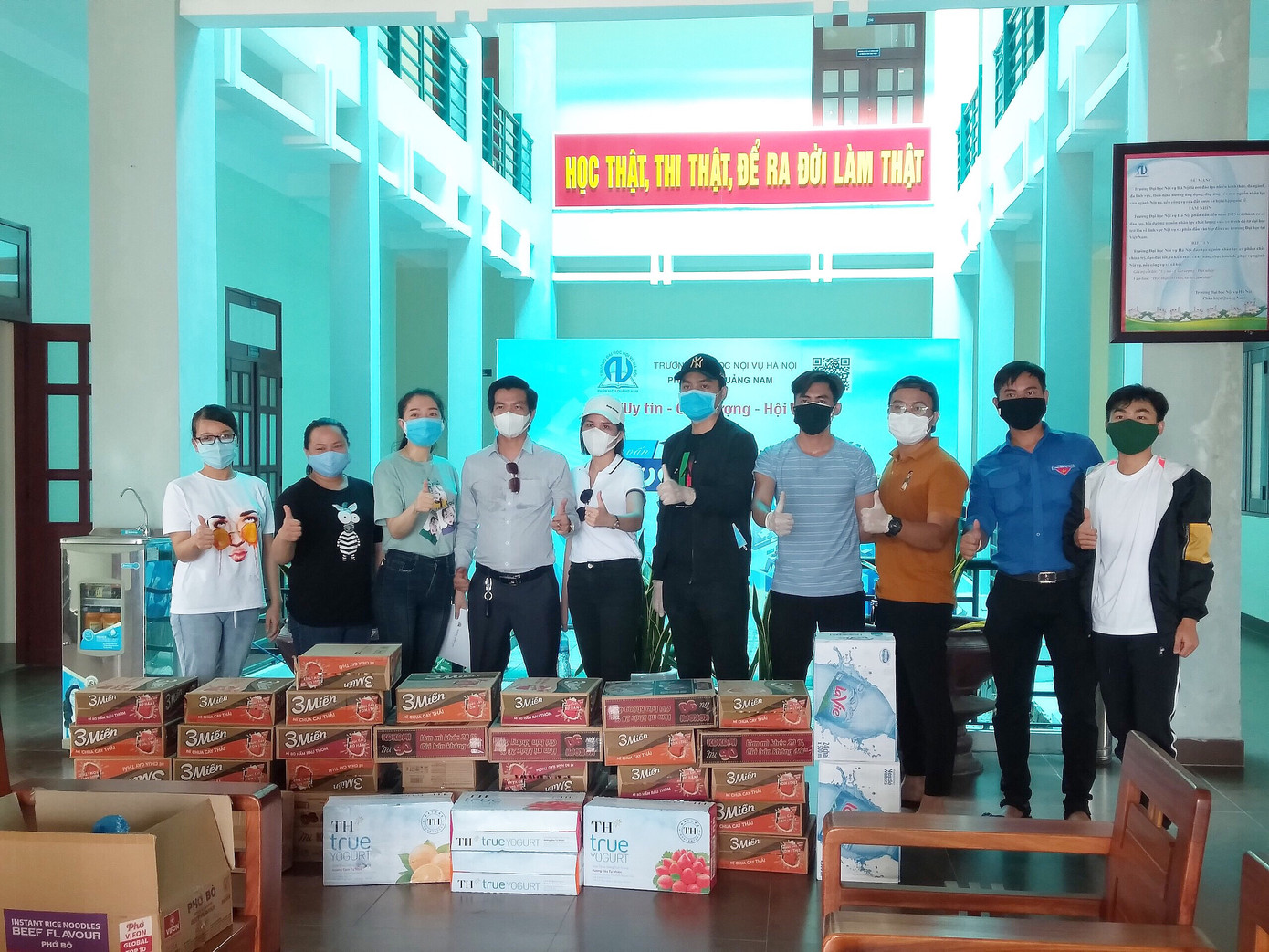 Khi cả nhà trường và sinh viên cùng chung tay chống dịch COVID-19 ảnh 7