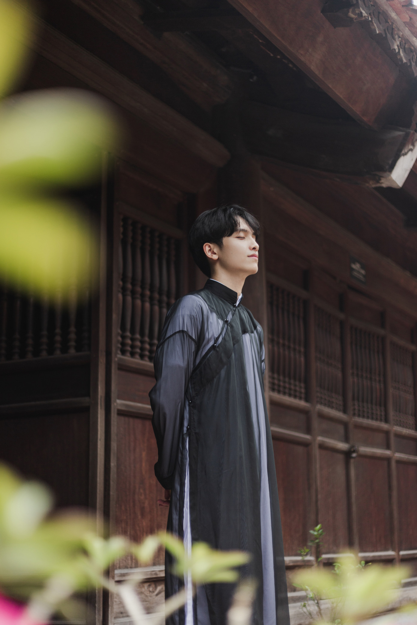 Hot boy Đại học Y trong bộ ảnh Quốc phục ảnh 4