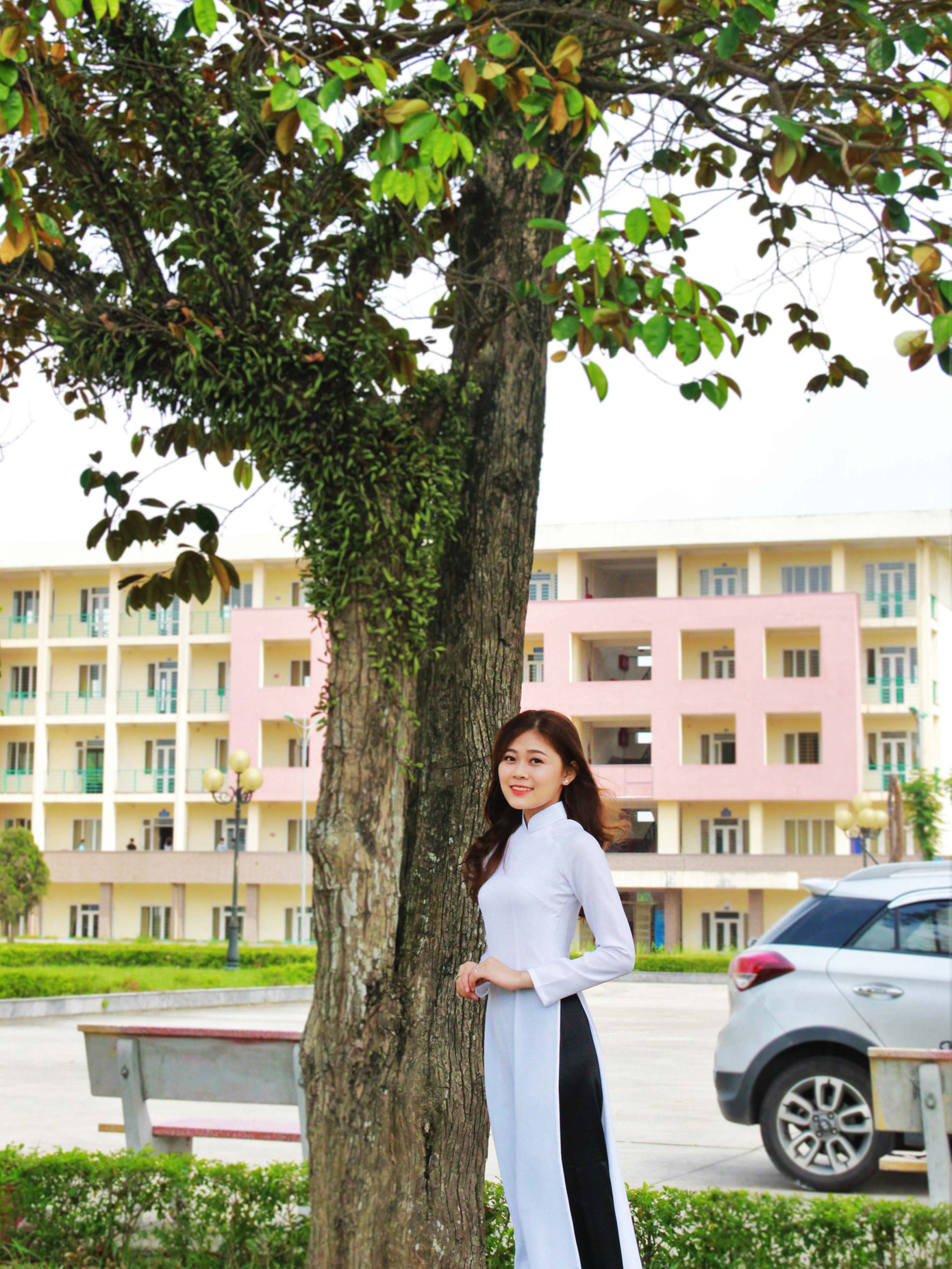 Nữ sinh ngành Luật say mê hoạt động tình nguyện ảnh 1