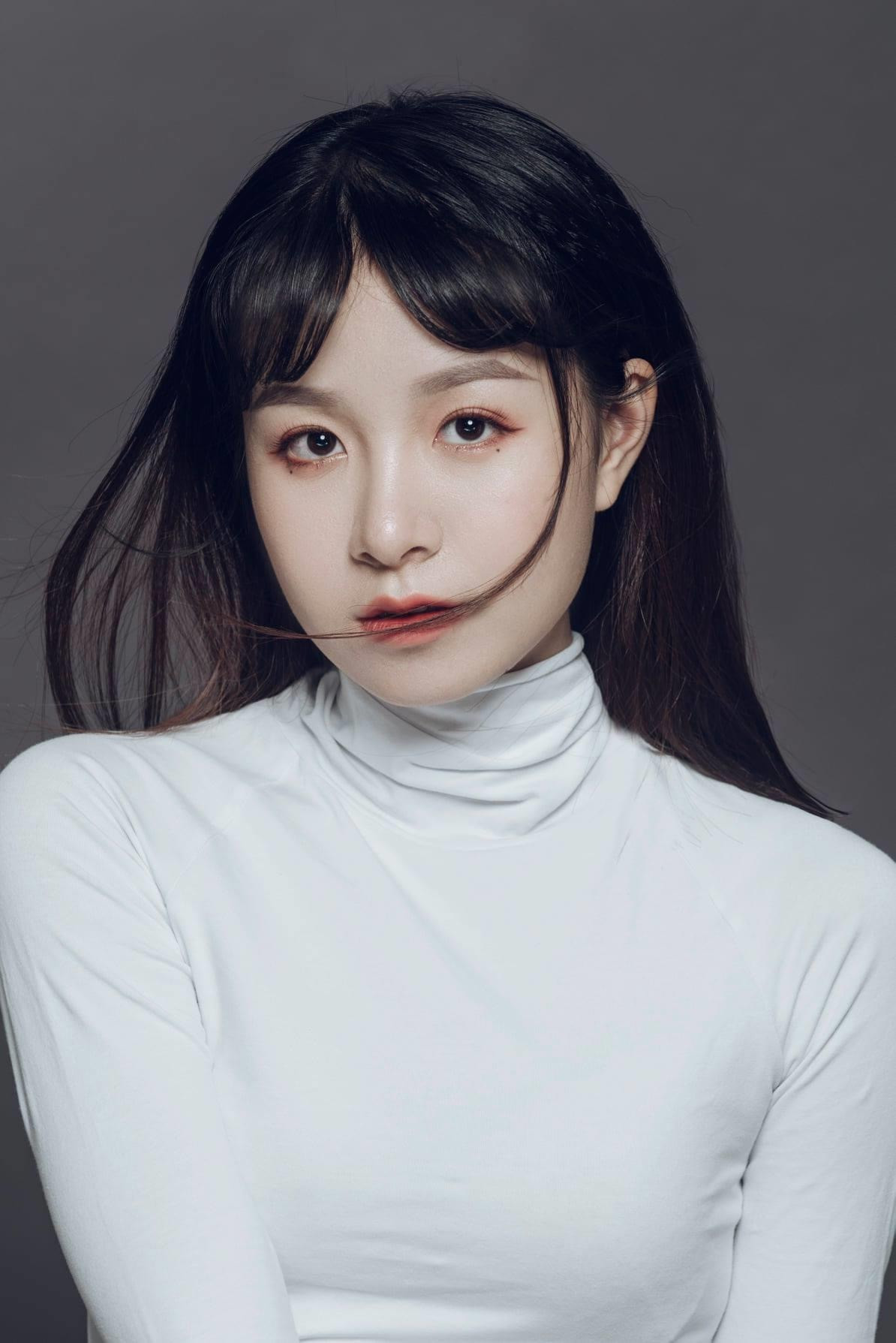 “Hot girl báo chí“: Nghệ thuật nằm bên tay trái ảnh 2