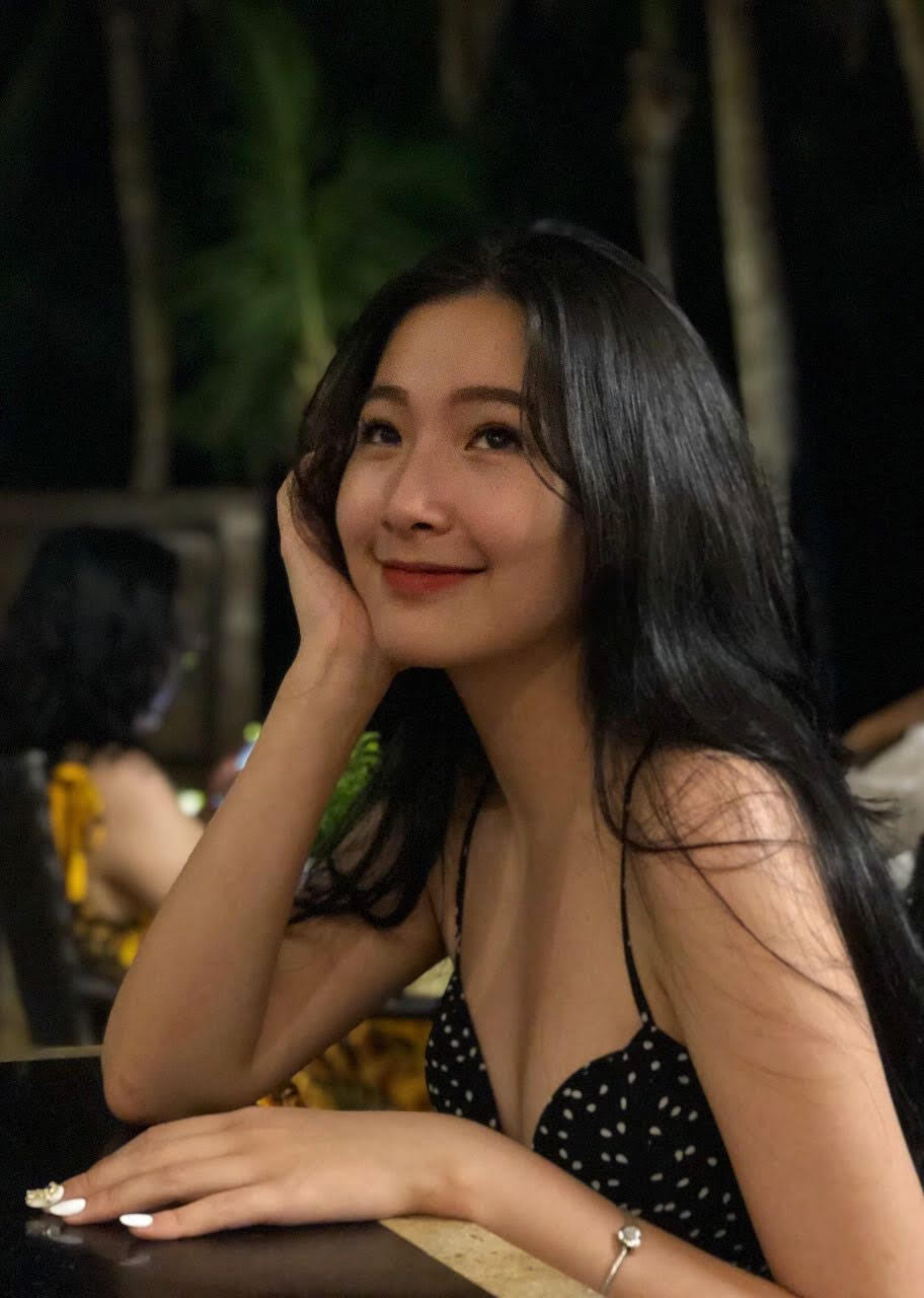 Nữ sinh ngành truyền thông thành thạo 3 ngoại ngữ, gây sốt với vẻ đẹp “thần tiên tỷ tỷ” ảnh 3