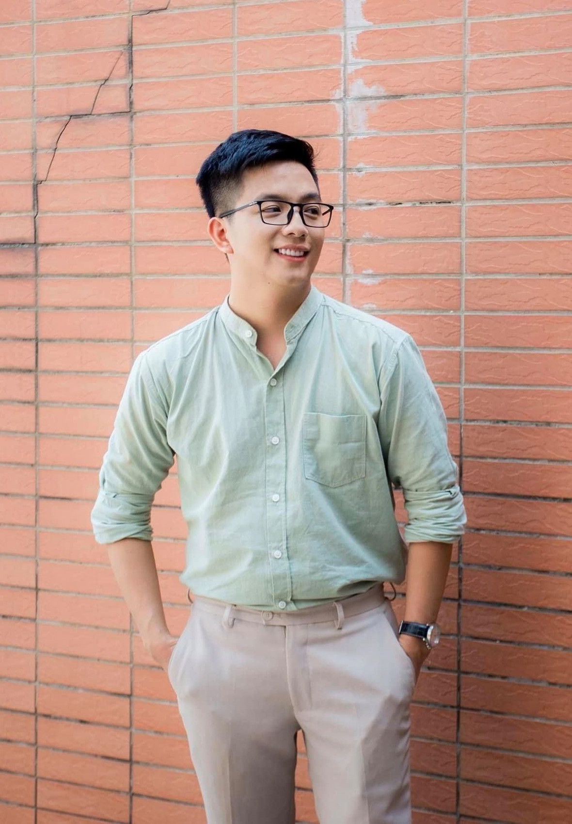 Câu chuyện truyền cảm hứng của MC, BTV kiêm thầy giáo ảnh 9