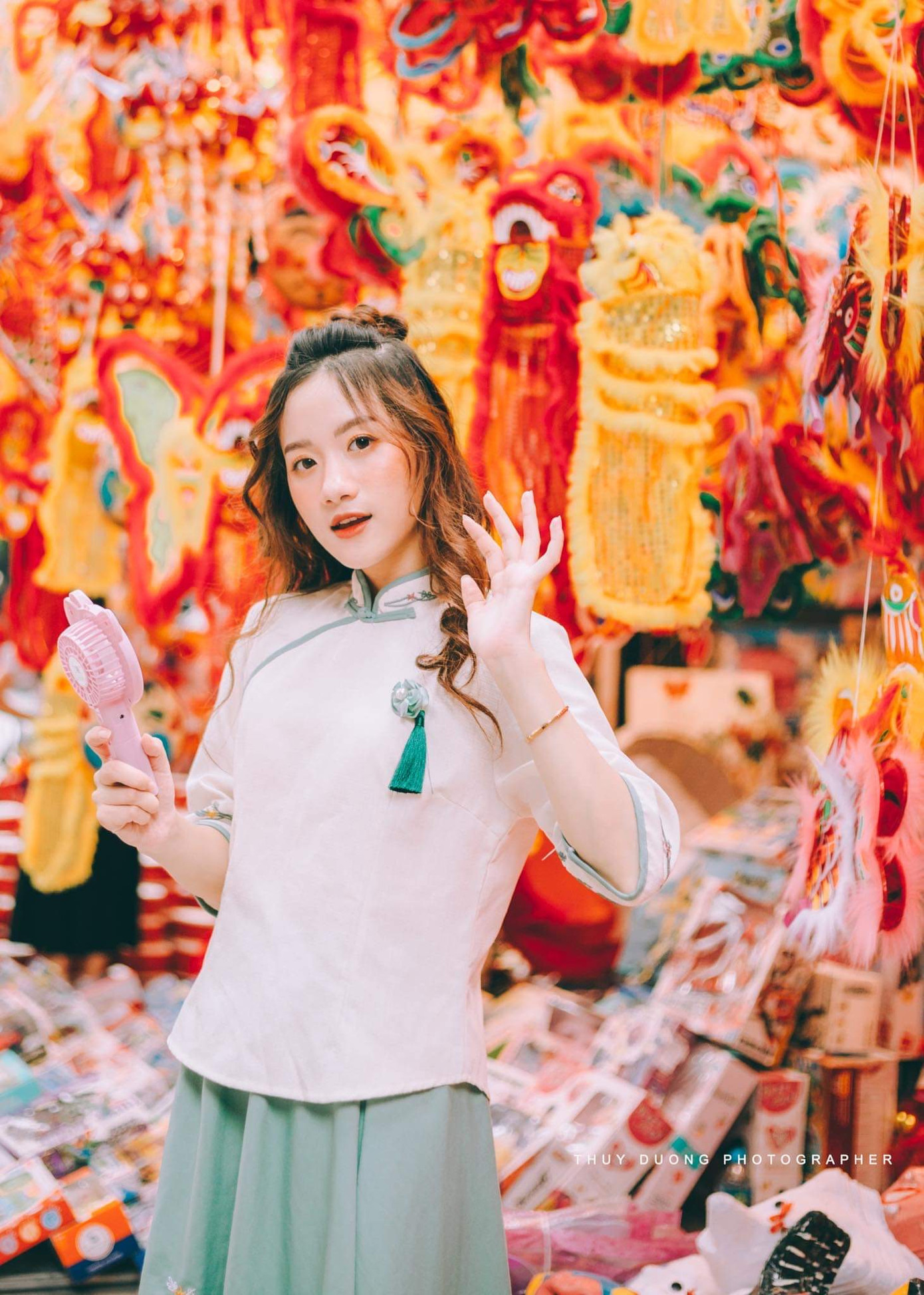 Nữ sinh 10X gây thương nhớ trong bộ ảnh đón Trung thu trên phố Hàng Mã ảnh 14