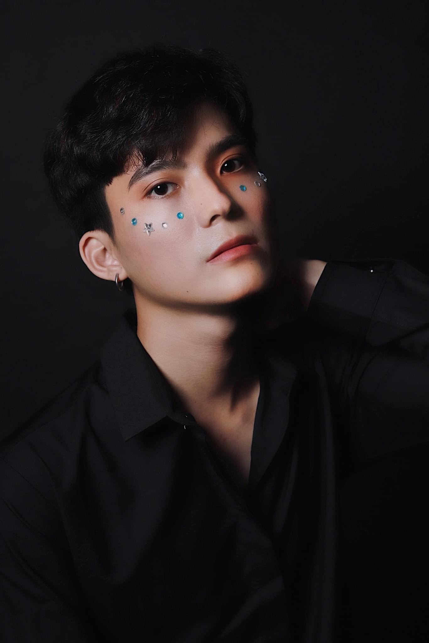 “Lụi tim” trước vẻ điển trai của ‘nam thần’ Học viện Tòa án ảnh 4