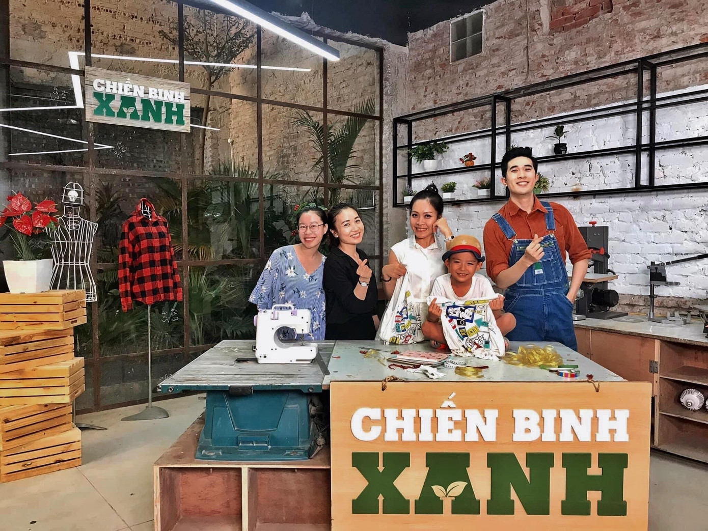 Hiện tại, anh chàng vẫn không ngừng nỗ lực và cố gắng để trở thành một gương mặt BTV/MC lưu dấu khán giả. Mặc dù vẫn còn đó những thử thách và khó khăn, Công Lưu lựa chọn cách đối mặt và vượt qua. Luôn lạc quan, 9X tâm niệm “Cuộc sống sẽ trở nên tươi đẹp và sắc màu nếu như chúng ta thay đổi góc nhìn”. Chàng MC “lém lỉnh” của VTV6 với hành trình chinh phục đam mê ảnh 10