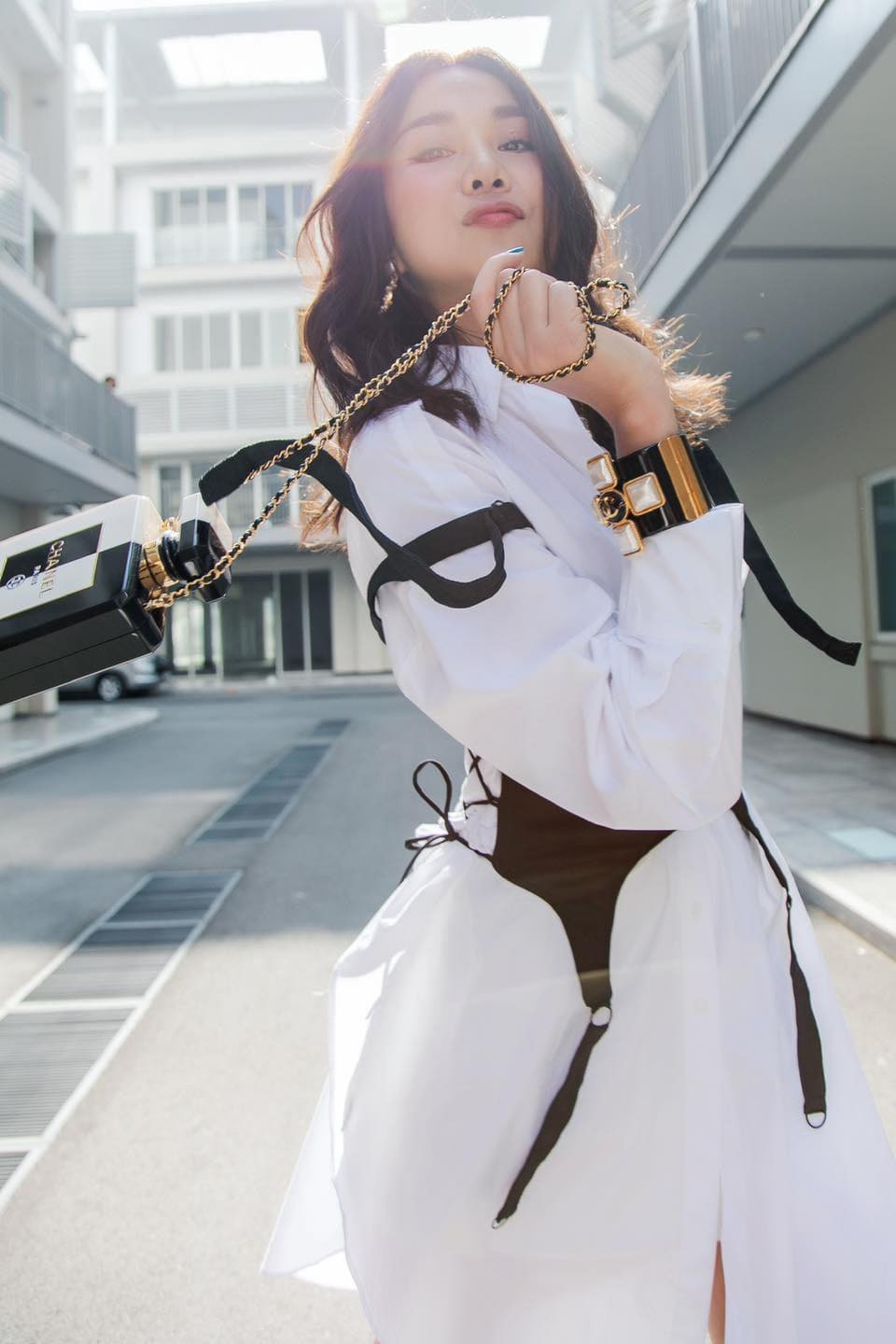 Chi Pu xuất hiện với phong cách sang chảnh; Thu Trang - Tiến Luật mặn nồng dù con đã lớn ảnh 23