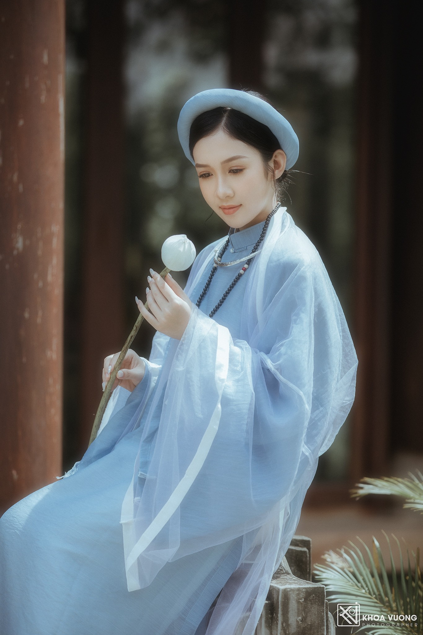 Hoa khôi Hutech đẹp dịu dàng trong áo dài cổ phục Việt Nam ảnh 13