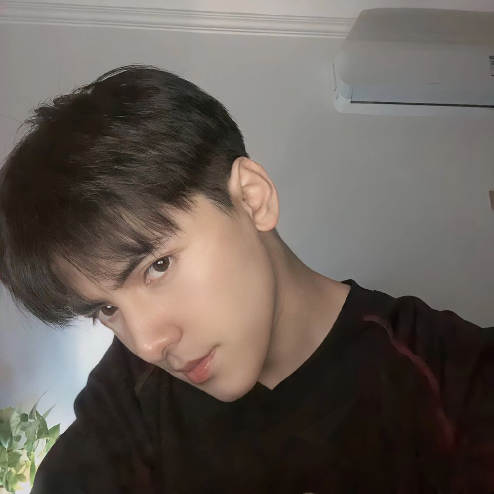 “Lost in Trùng Khánh” trước nhan sắc của cựu nam sinh trường Amsterdam mang hai dòng máu ảnh 9