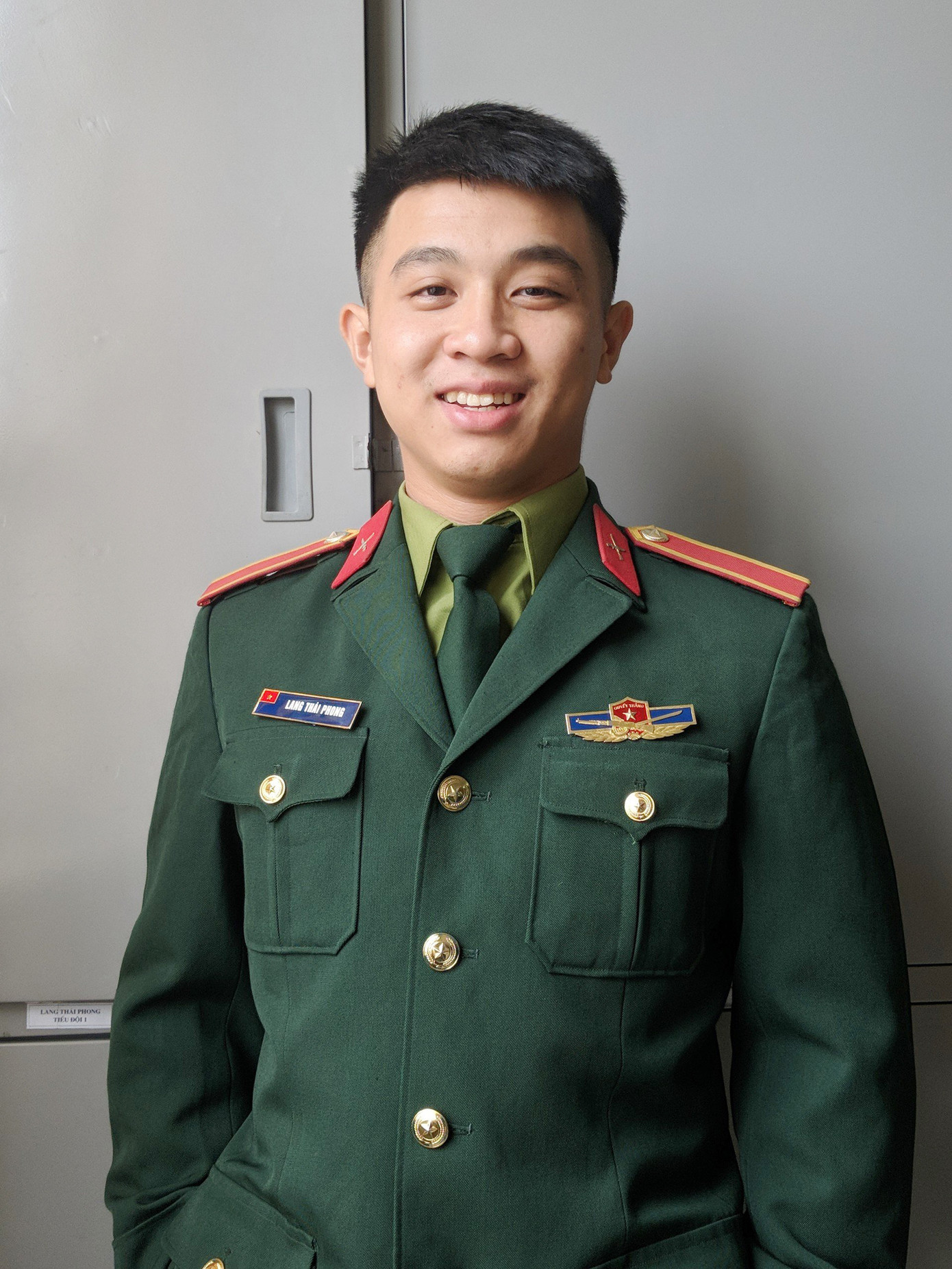 Đảng viên học sinh yêu màu xanh tình nguyện và màu xanh quân ngũ ảnh 1