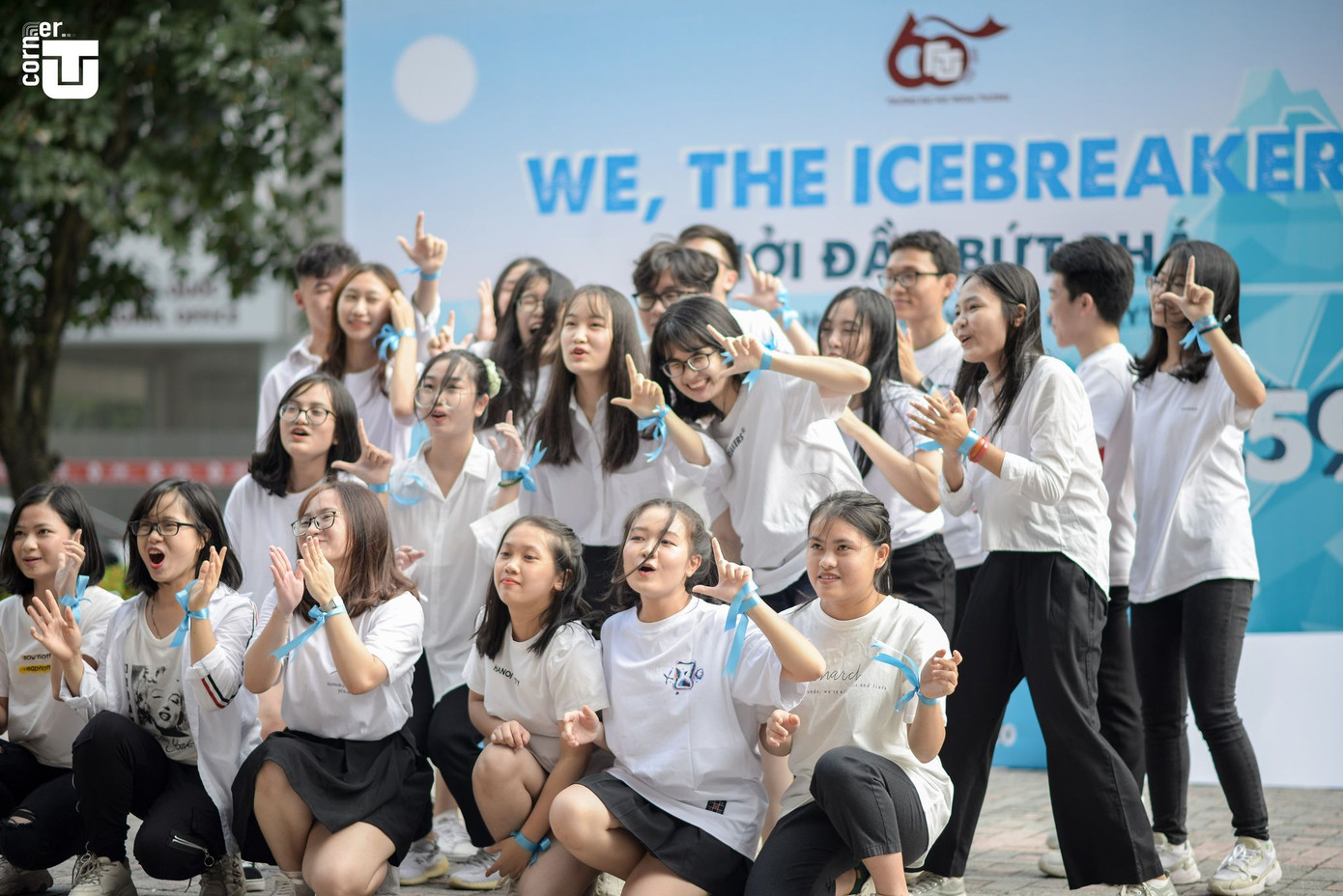 Thầy cô trường Đại học Ngoại thương “phá tan băng” cùng tân sinh viên ảnh 17