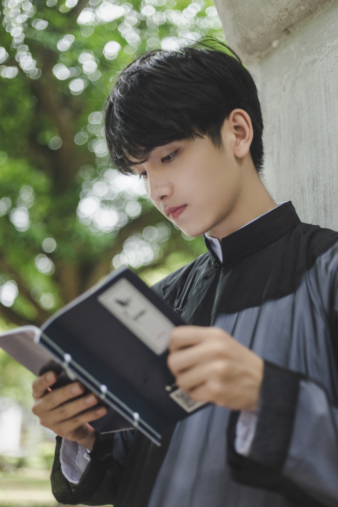 Hot boy Đại học Y trong bộ ảnh Quốc phục ảnh 7