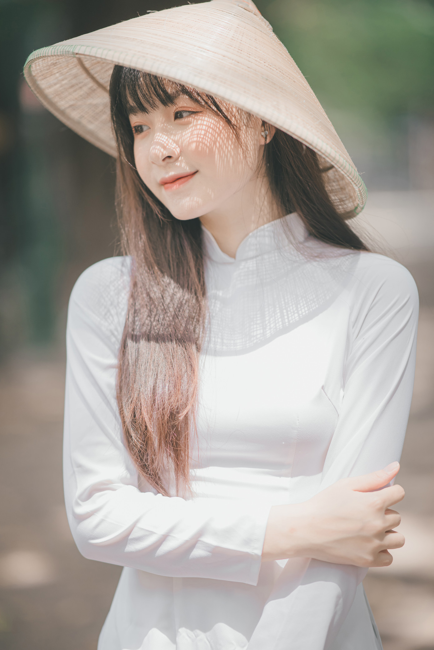 “Hot girl báo chí“: Nghệ thuật nằm bên tay trái ảnh 3