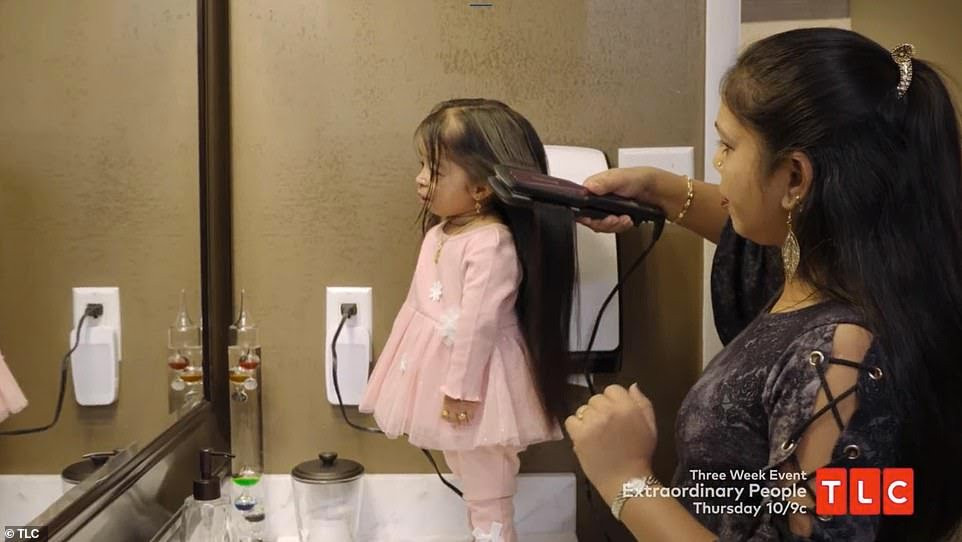 Nữ diễn viên nhỏ nhất thế giới với chiều cao 62,8 cm và nặng 5 kg ảnh 5