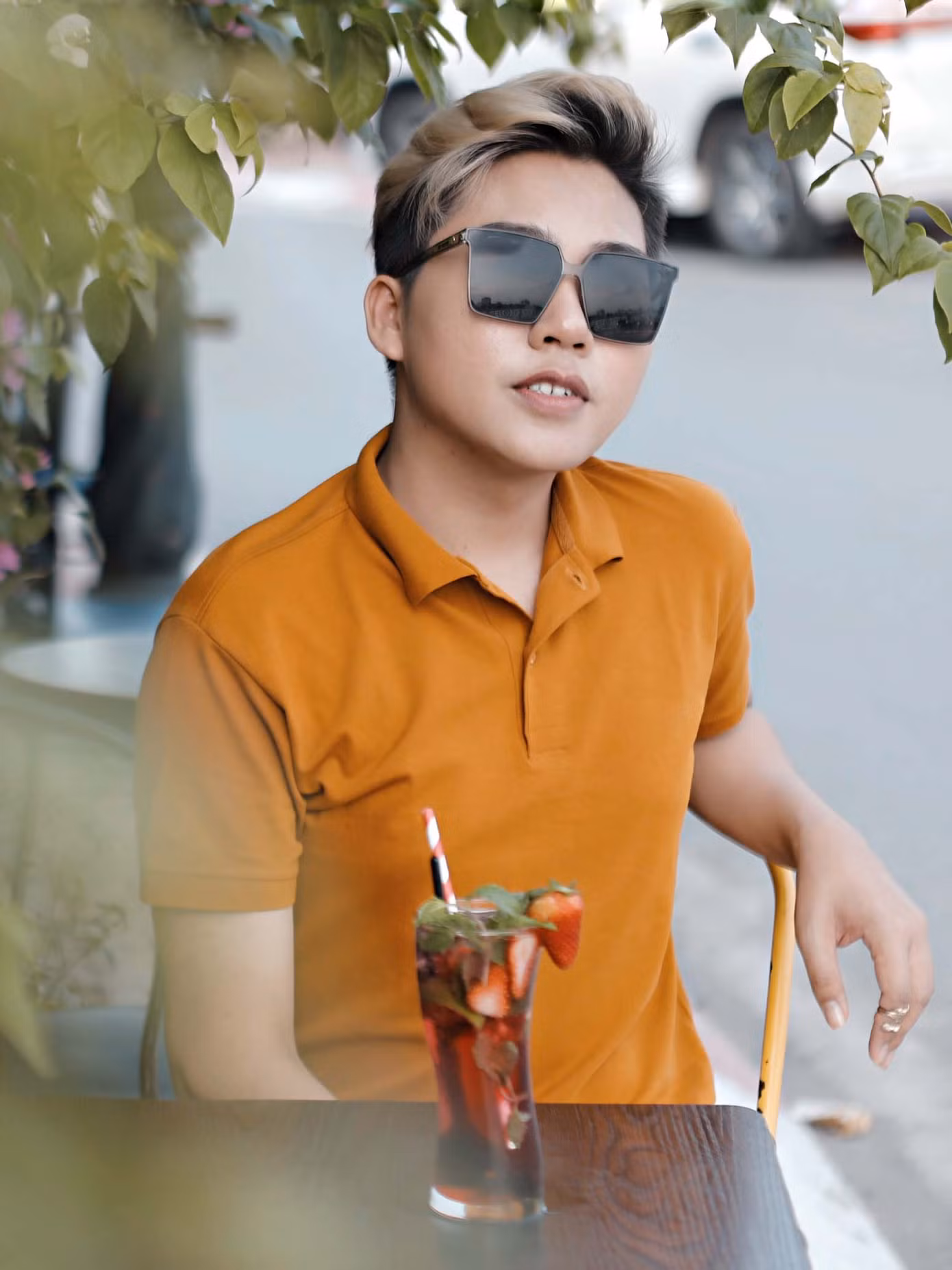 Nhà văn 9X Sơn Paris: “Sự tự tin sẽ giúp bạn sống tích cực hơn” ảnh 2