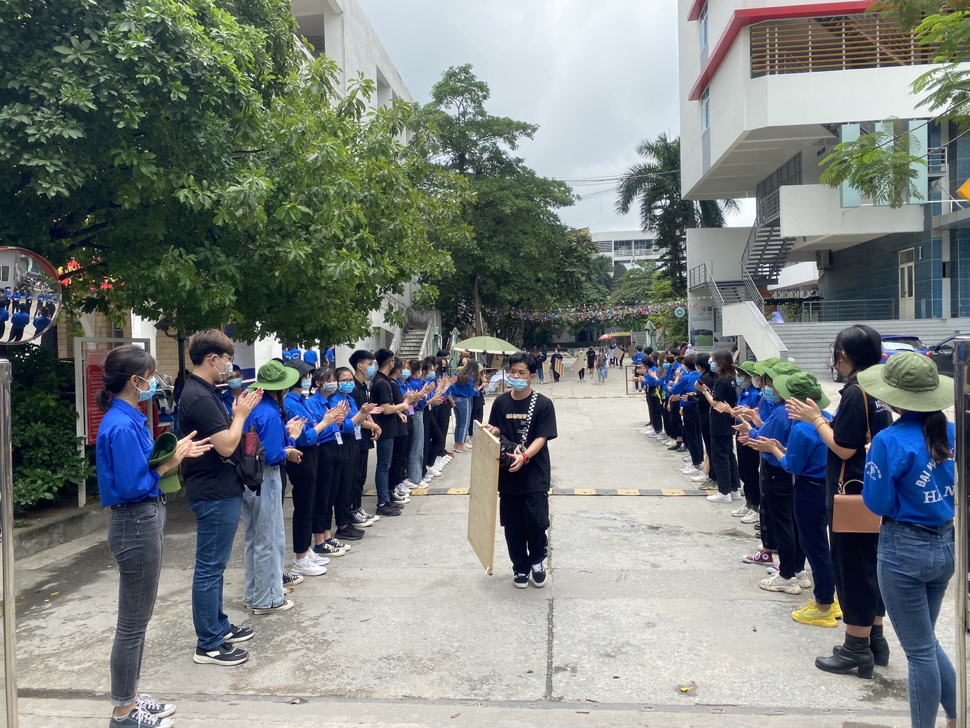 Kỳ thi đặc biệt và những cách tiếp sức mùa thi đậm chất Kiến trúc ảnh 7