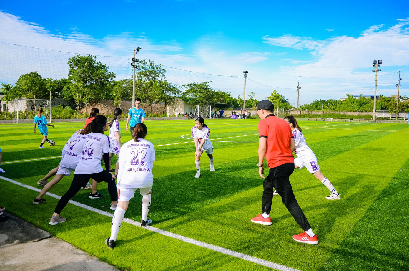 Những tọa độ “check in” đẹp mê mẩn tại Đại học Đại Nam ảnh 17