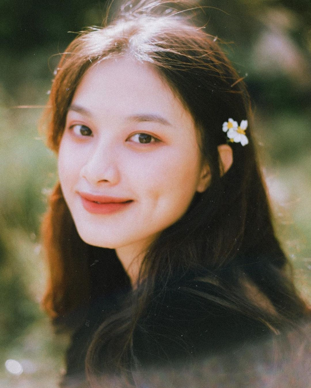 Vẻ đẹp tỏa sáng của nữ sinh đến từ miền đất đỏ bazan ảnh 3