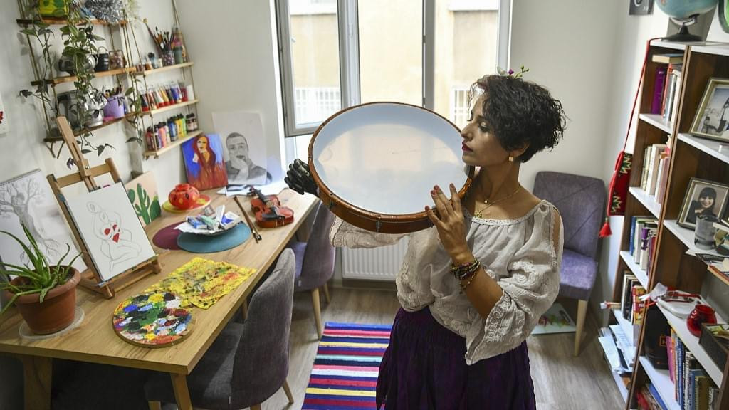 4 lần thoát chết, cô gái trẻ vẫn vững tin vào cuộc sống với cánh tay giả là bạn đồng hành ảnh 4