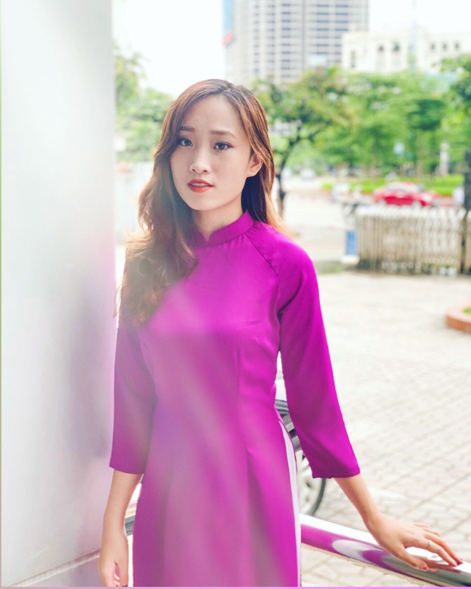 Nữ MC trường Báo: Sống để yêu thương ảnh 1