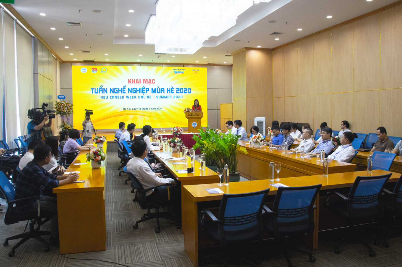 Khai mạc Tuần nghề nghiệp mùa hè 2020: Cơ hội việc làm lớn cho sinh viên Kinh tế Quốc dân ảnh 2