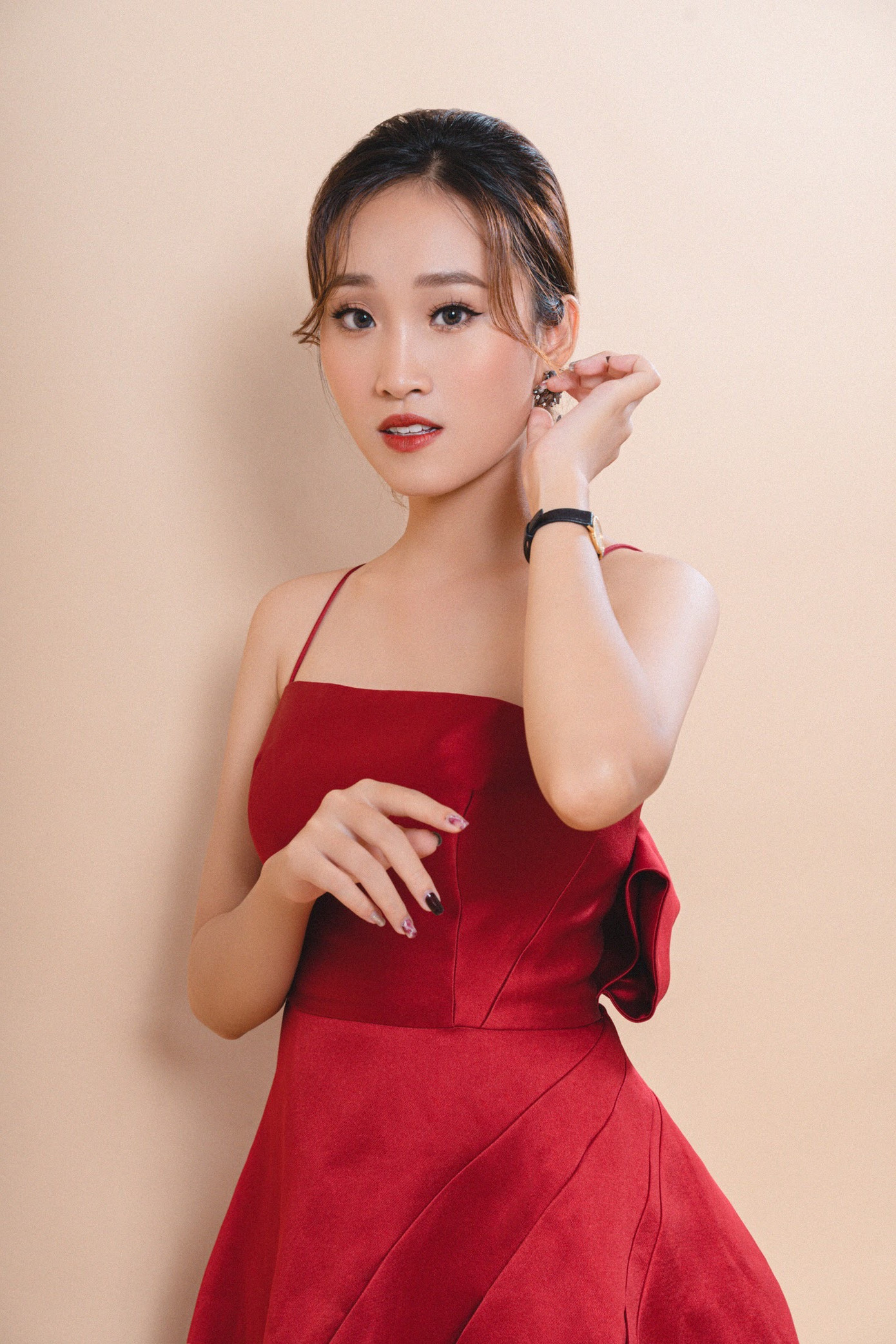 Nữ MC trường Báo: Sống để yêu thương ảnh 3