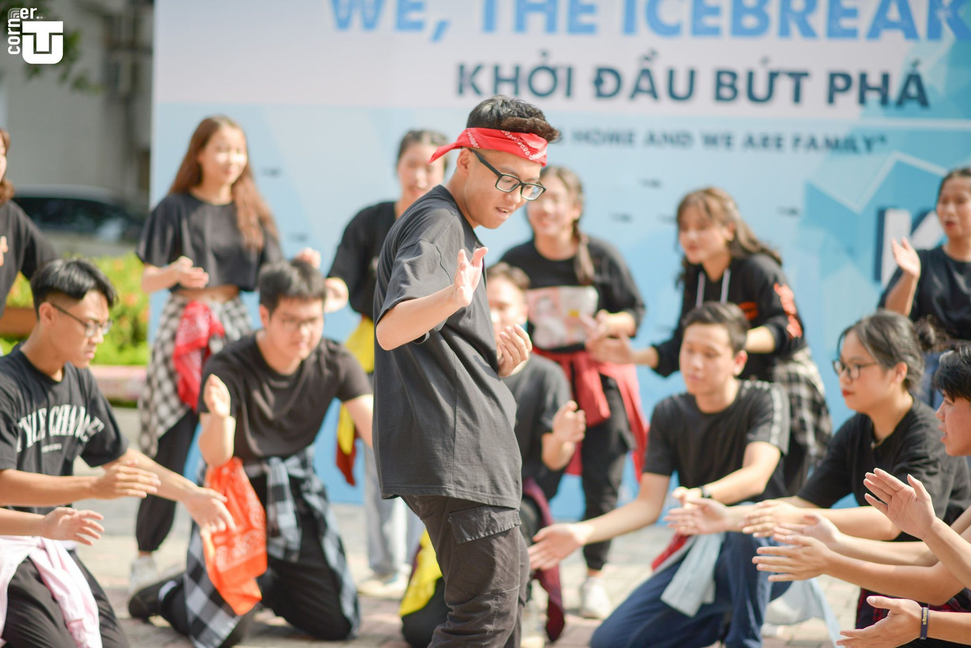 Thầy cô trường Đại học Ngoại thương “phá tan băng” cùng tân sinh viên ảnh 13