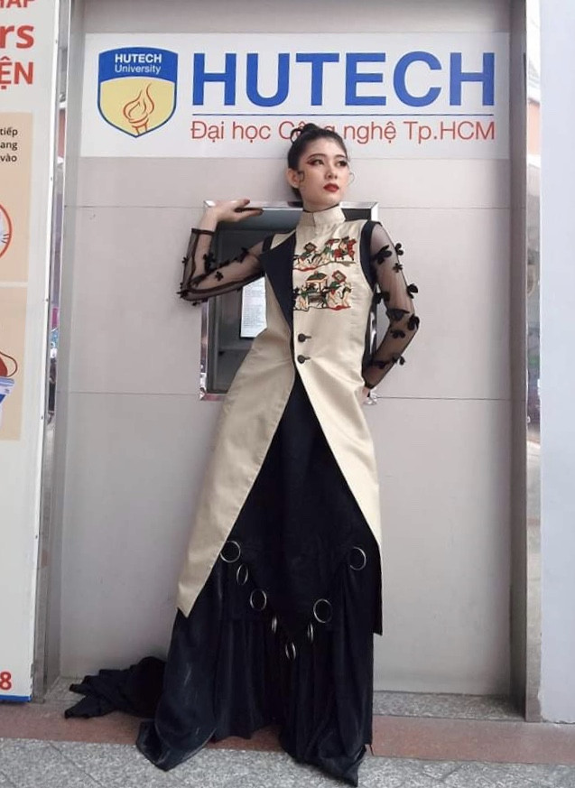 Vẻ đẹp trong veo của nữ sinh Hutech trong bộ đồng phục trường ảnh 12