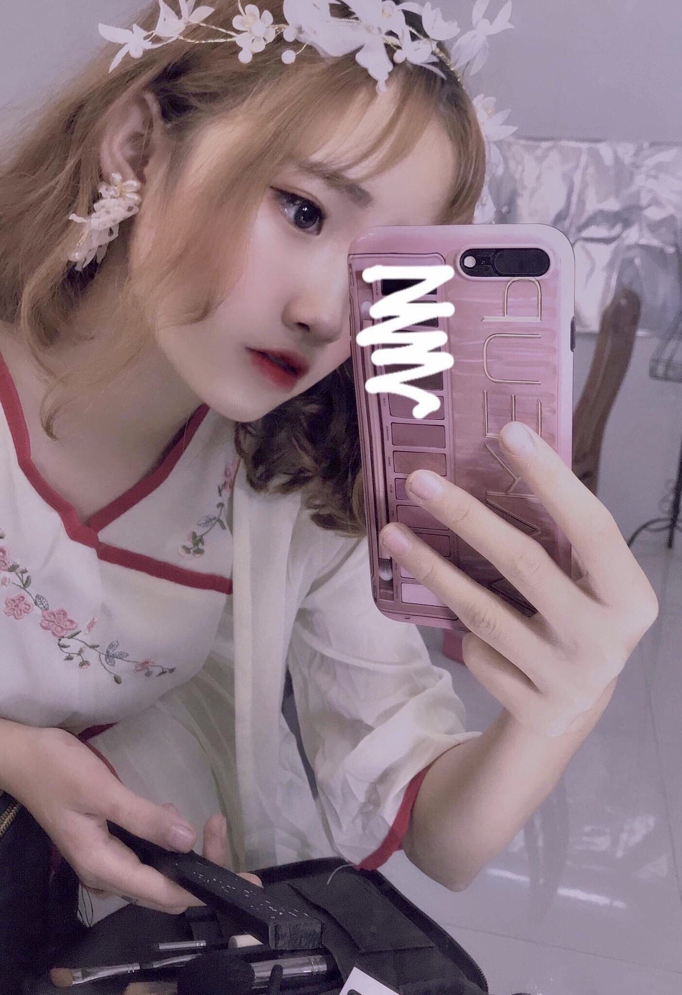 10X nghỉ học giữa chừng theo nghề make-up: “Tôi hạnh phúc vì được làm điều mình yêu” ảnh 2