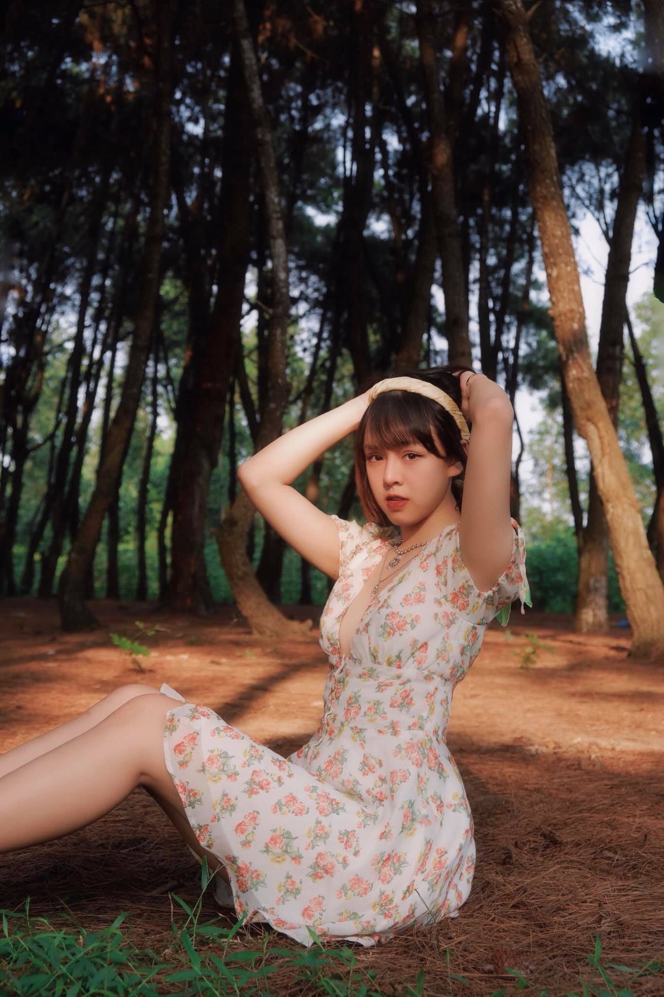 Cô sinh viên khoa Luật đam mê dẫn chương trình ảnh 5