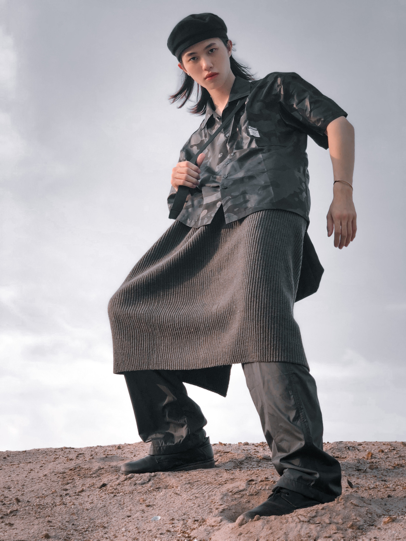 Chàng trai sở hữu vẻ đẹp gây sốc thách thức chuẩn mực giới tính ảnh 10