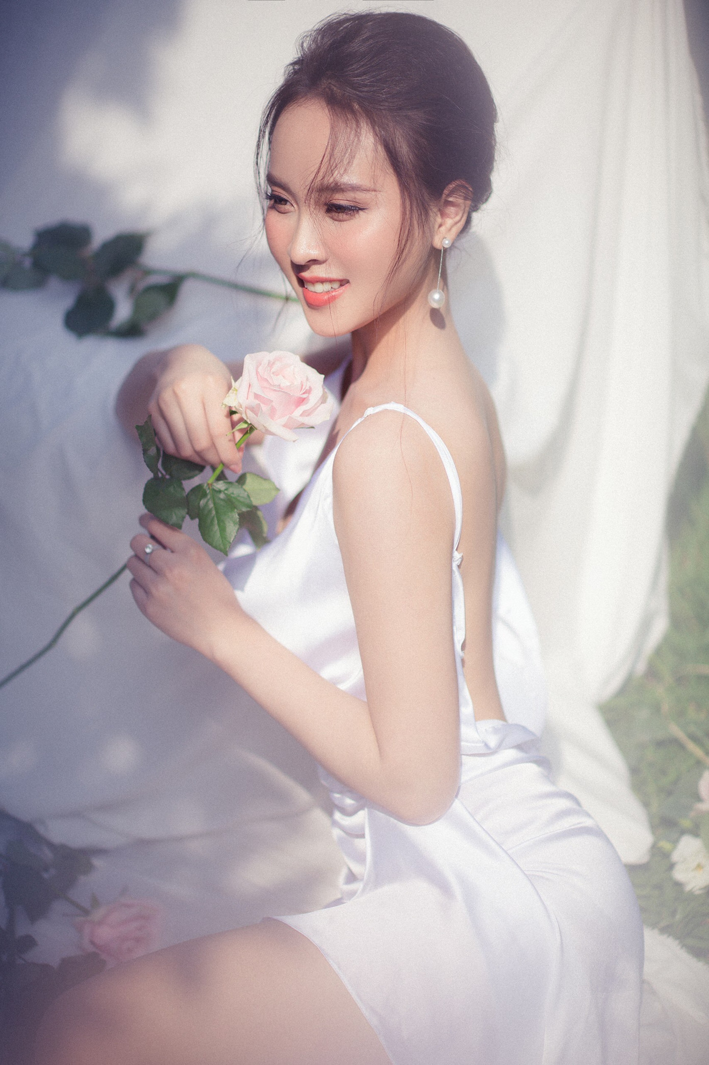 Hot girl Diệu Ngân “lột xác” trong bộ ảnh mới ảnh 1