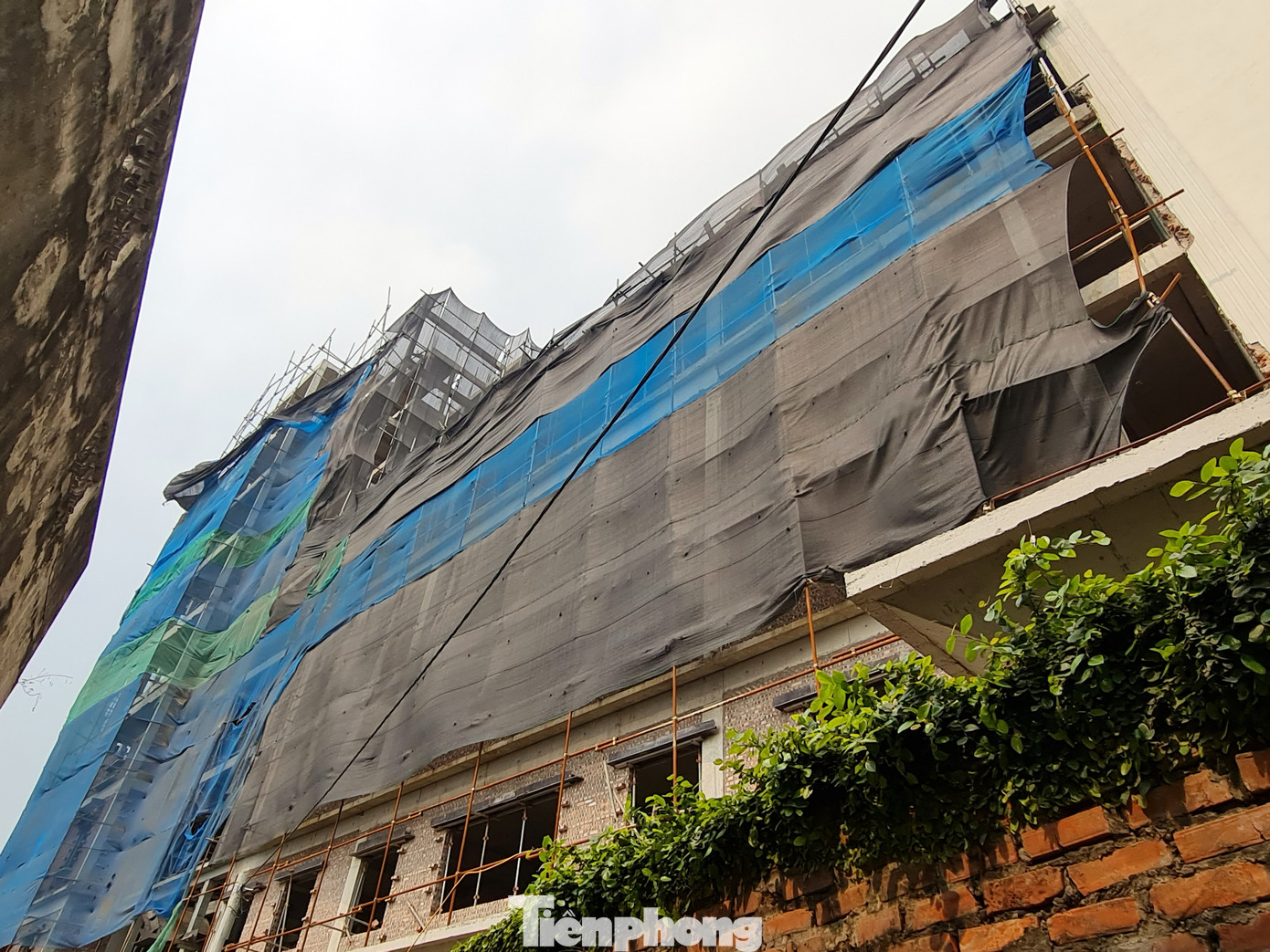 Cận cảnh công trình cao 9 tầng 'mọc' trên đất trồng cây ở Sơn Tây ảnh 13