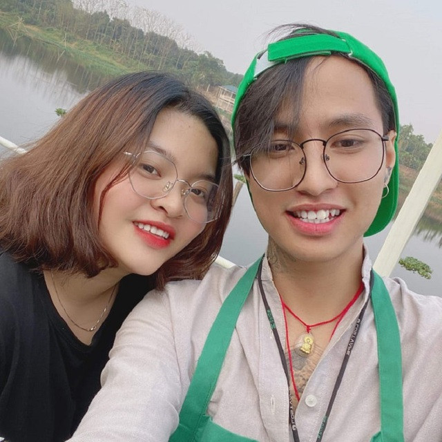 Em gái khoe anh trai biết cắm hoa, giỏi nấu nướng gây 'sốt' mạng ảnh 2