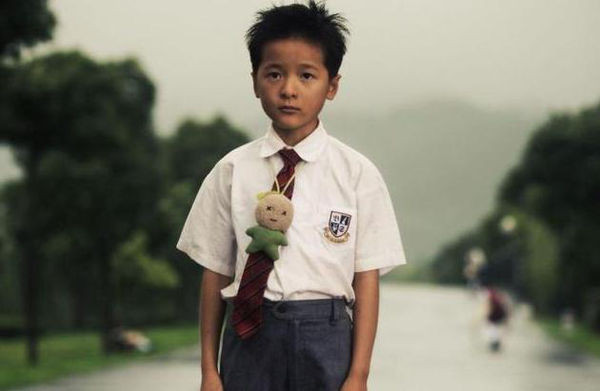 Người đẹp phim Châu Tinh Trì được lắp màn hình theo dõi khi cách ly ảnh 5