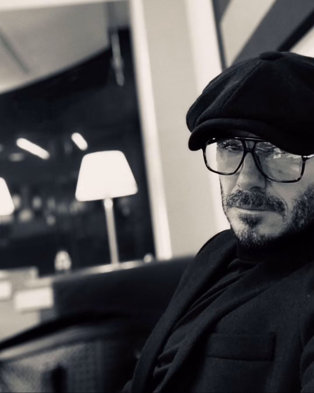 David Beckham U50 phong độ điển trai hút hồn qua ống kính con trai ảnh 6