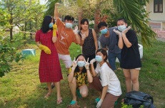 Xúc động tranh vẽ 14 ngày cách ly trong doanh trại của cô gái 18 tuổi ảnh 20