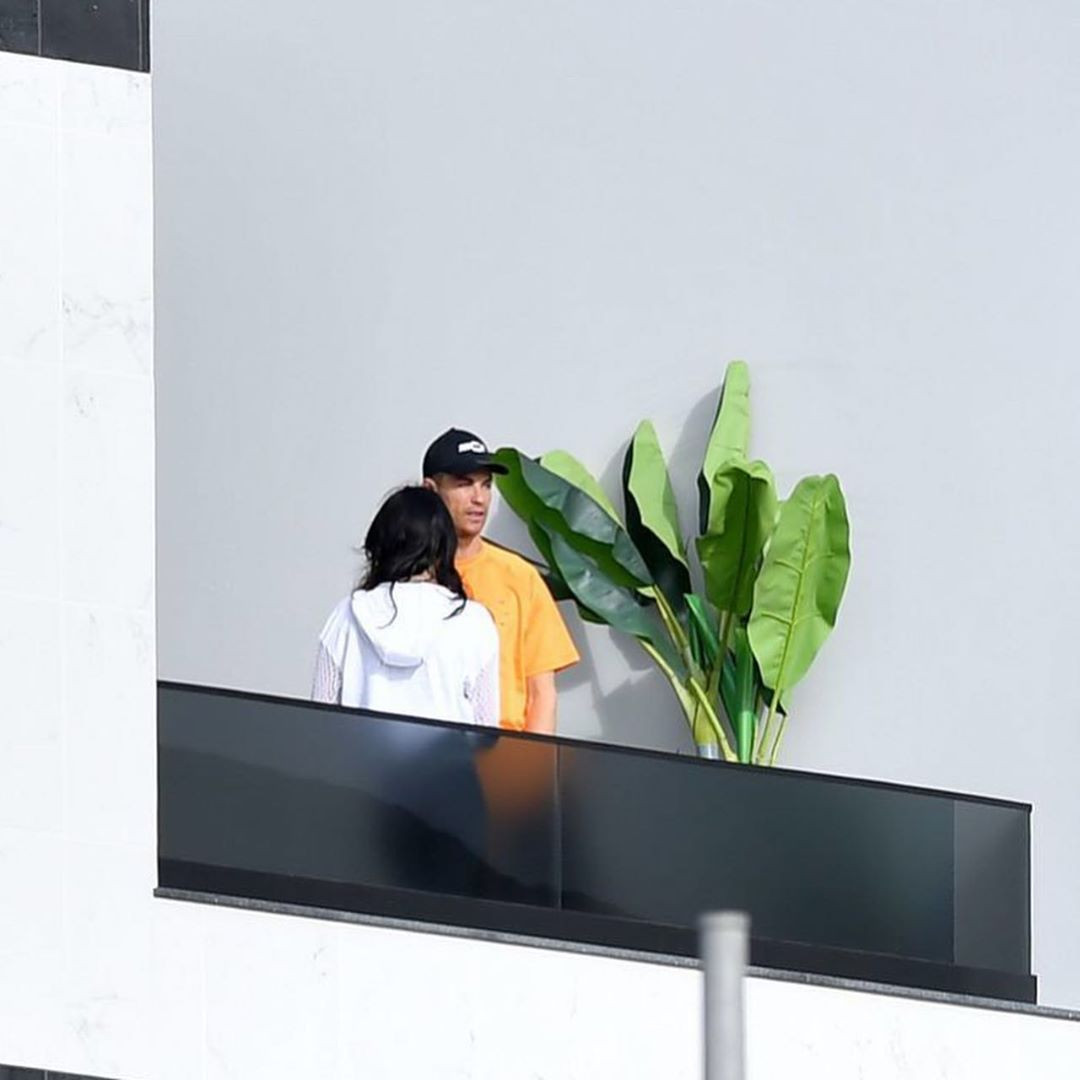 Ronaldo khoe body cường tráng như lực sĩ gây 'bão' mạng ảnh 5