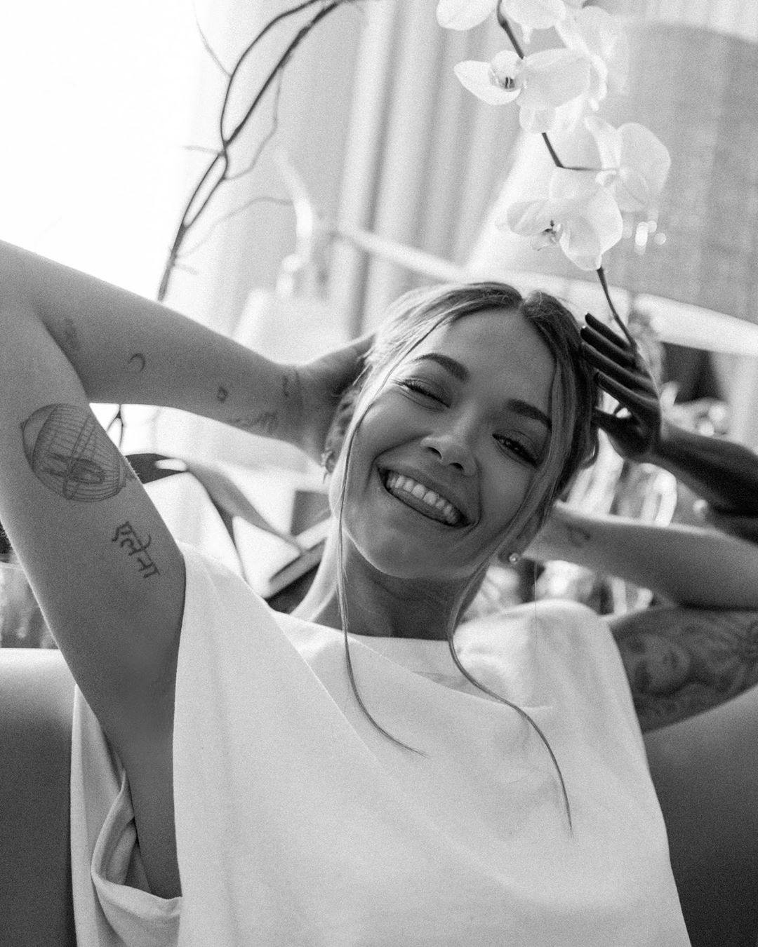 Rita Ora mặc táo bạo tôn đường cong rực lửa ảnh 8