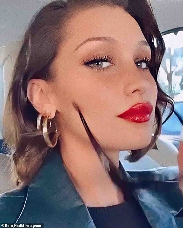 Bella Hadid hở ngực đầy táo bạo đi mua sắm giữa mùa dịch COVID-19 ảnh 6