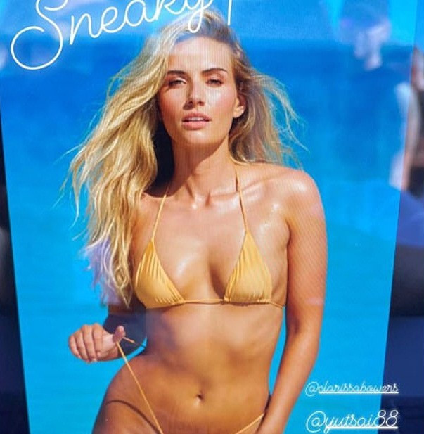 Nữ bác sĩ siêu quyến rũ trên tạp chí áo tắm Sports Illustrated ảnh 4