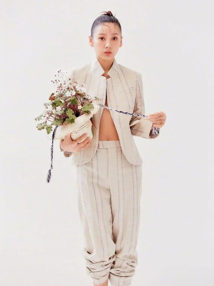 'Nữ hoàng gợi cảm' Lee Hyori miễn tiền tháng 3 cho người thuê nhà ảnh 5