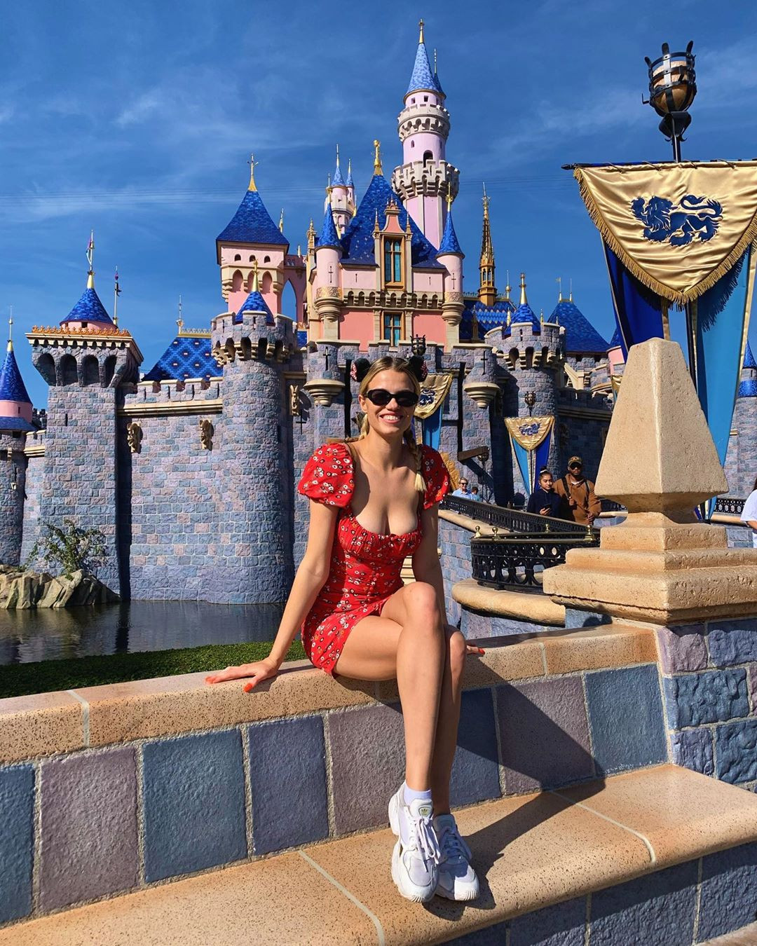 Nàng mẫu 1m80 Hailey Clauson thả dáng 'nảy lửa' ở Miami ảnh 5