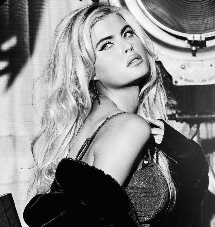 Kellie Stewart - Mỹ nhân 9x mới của Guess đẹp như 'búp bê Barbie sống' ảnh 9