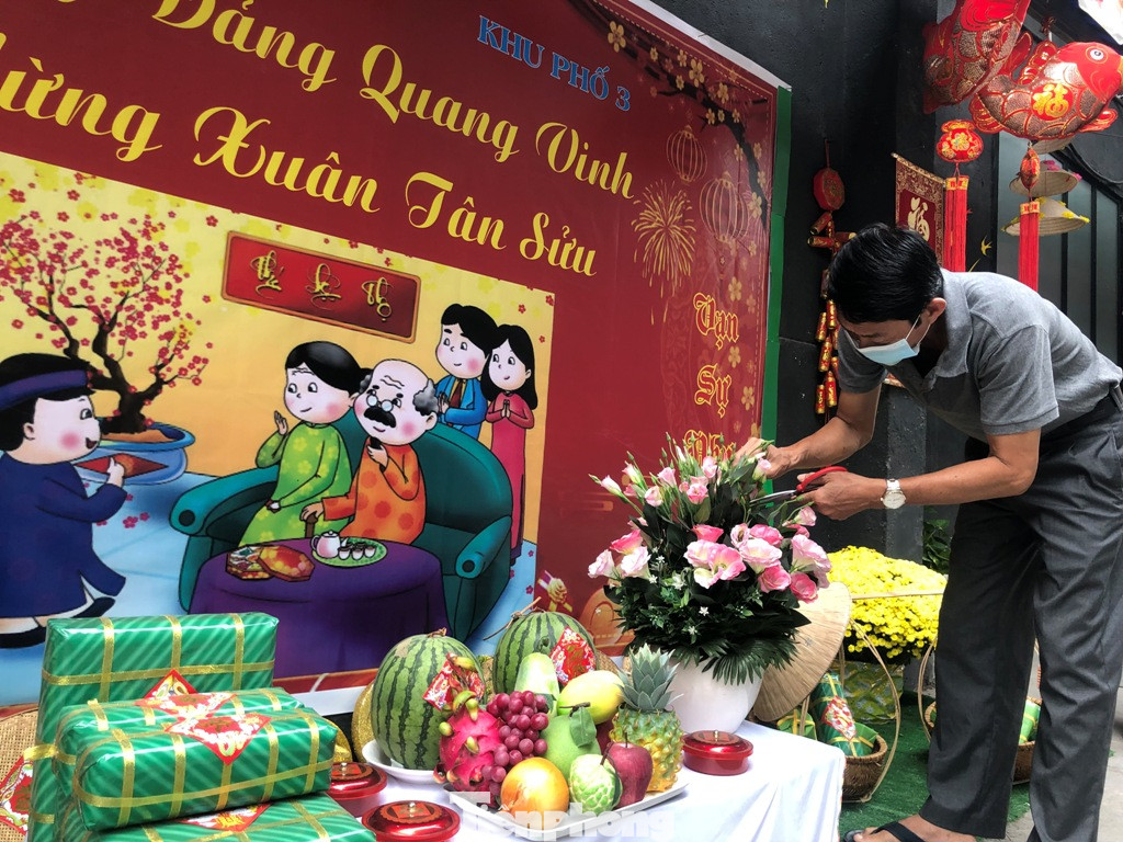 TPHCM: Tết về trên từng góc phố ảnh 3