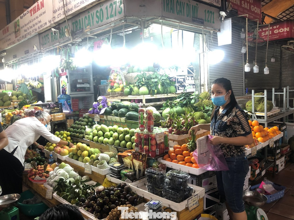 Giá nhiều loại thực phẩm tăng mạnh trước rằm tháng Chạp ảnh 2