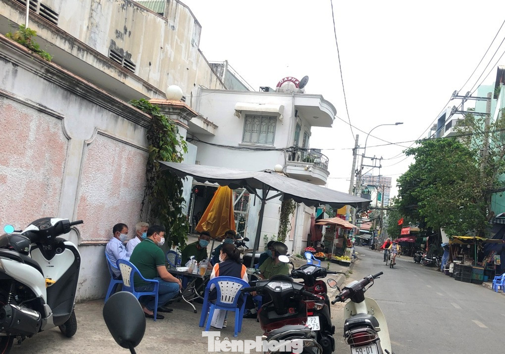 TPHCM: Phong tỏa, cách ly ngôi nhà người phụ nữ nhập cảnh 'chui' ở Q.Tân Phú ảnh 2