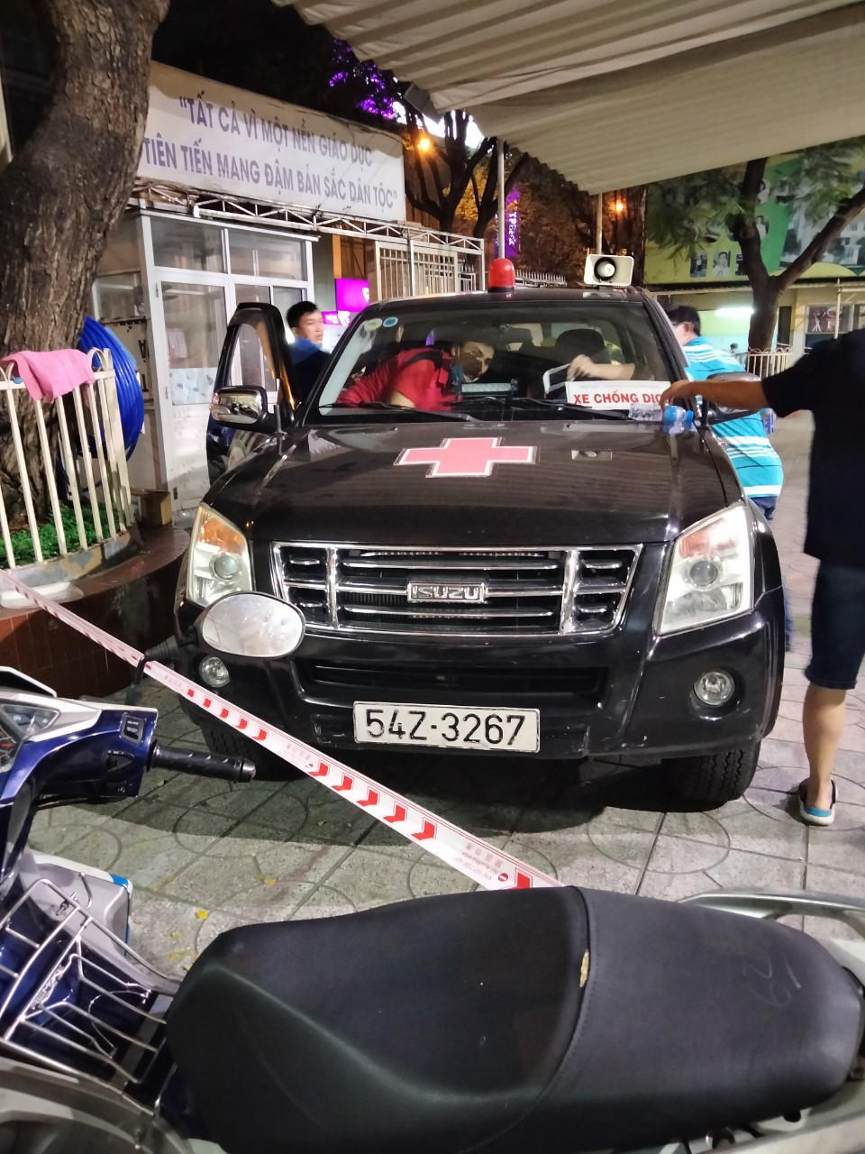 TPHCM phong tỏa hẻm Mã Lạng trong đêm vì ca nghi mắc COVID-19 ảnh 1